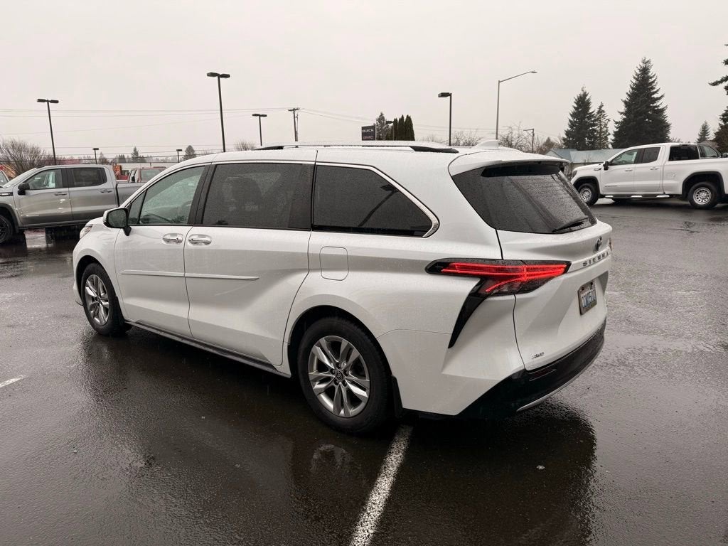 2022 Toyota Sienna Limited