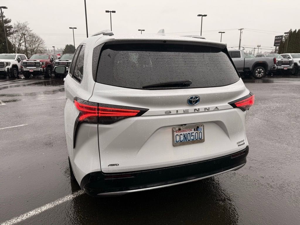 2022 Toyota Sienna Limited