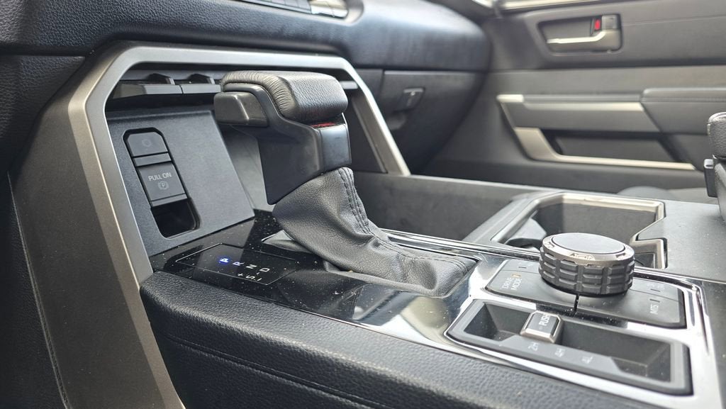 2024 Toyota Tundra 4WD SR5