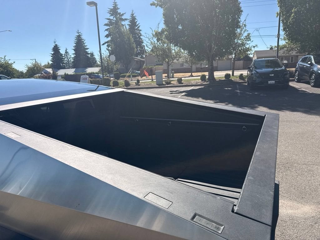 2024 Tesla Cybertruck BASE