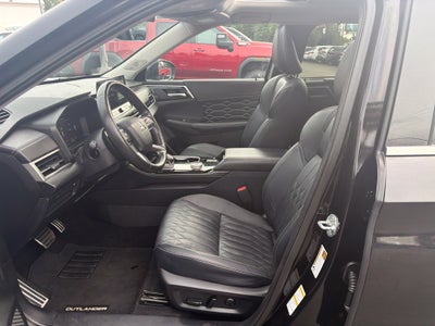 2025 Mitsubishi Outlander SEL