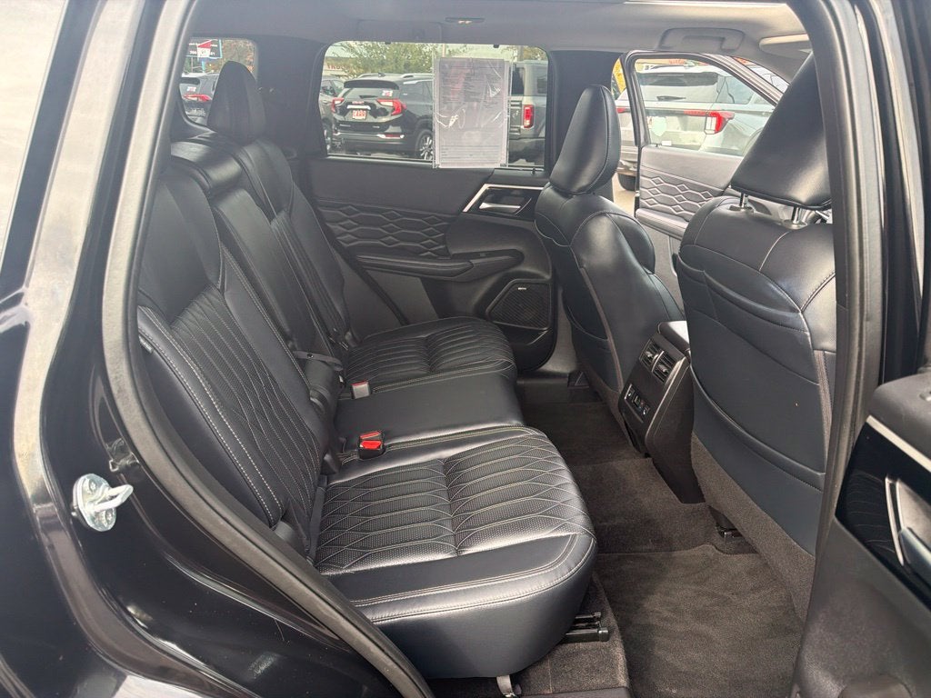 2025 Mitsubishi Outlander SEL