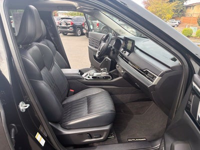 2025 Mitsubishi Outlander SEL