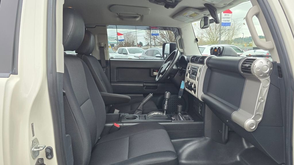 2014 Toyota FJ Cruiser BASE