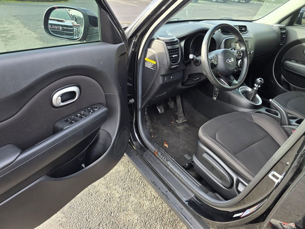 2016 Kia Soul Base