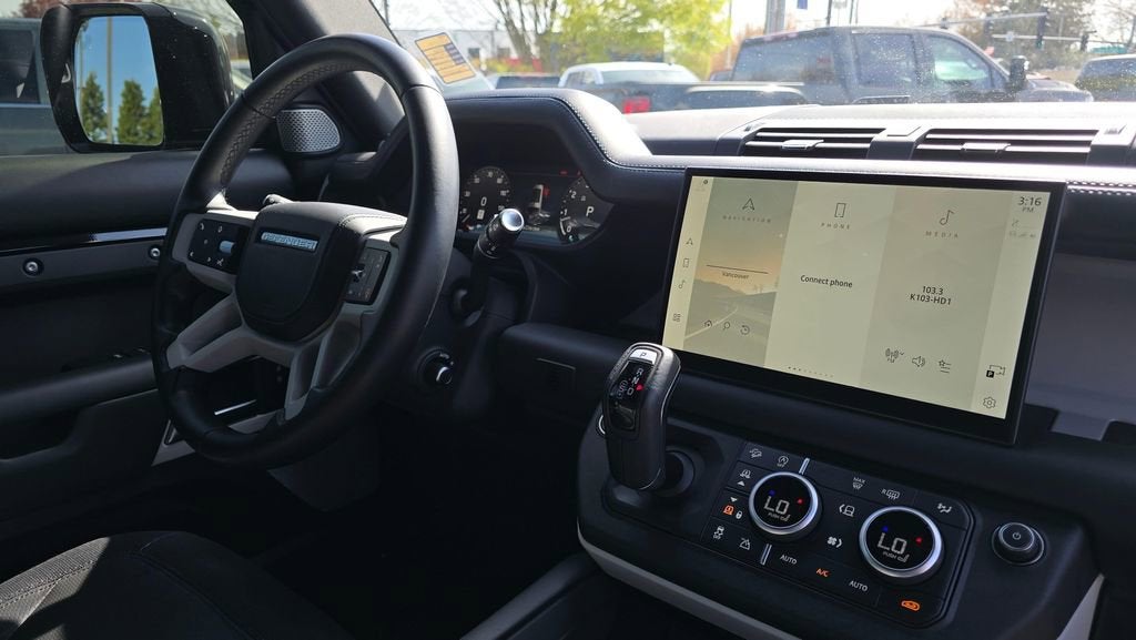 2023 Land Rover Defender X-Dynamic SE