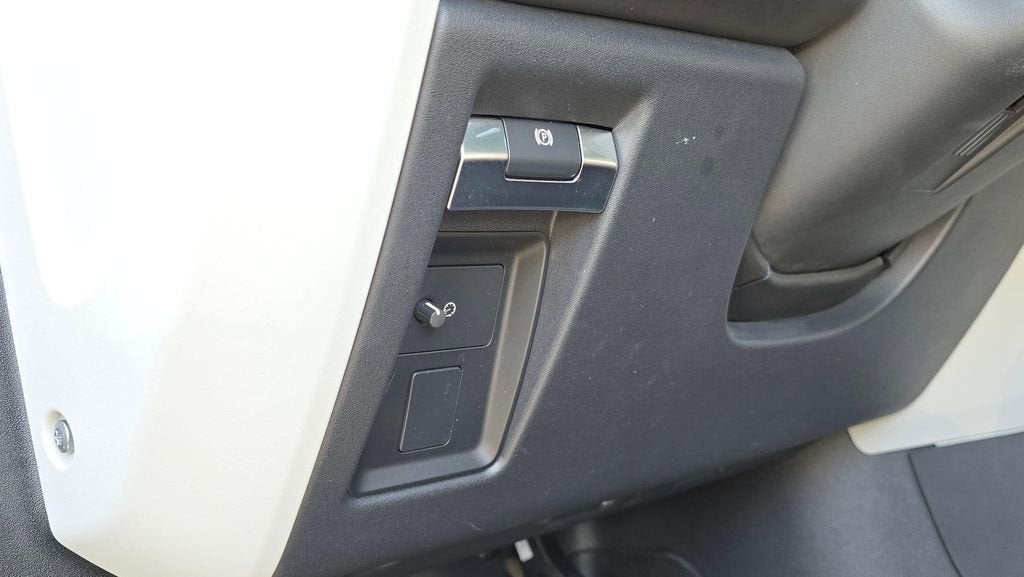 2023 Land Rover Defender X-Dynamic SE