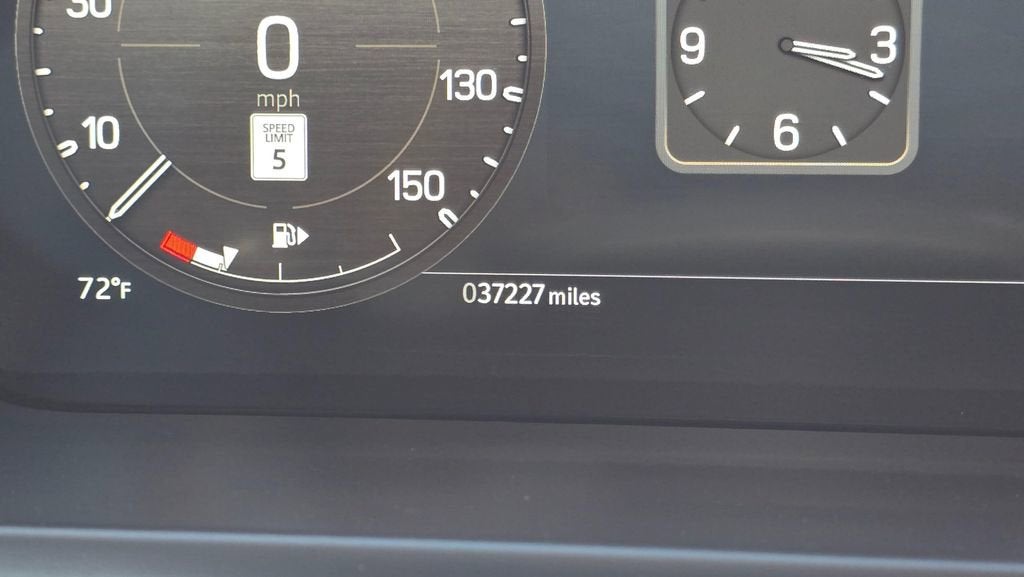 2023 Land Rover Defender X-Dynamic SE
