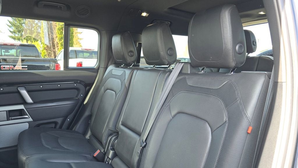 2023 Land Rover Defender X-Dynamic SE