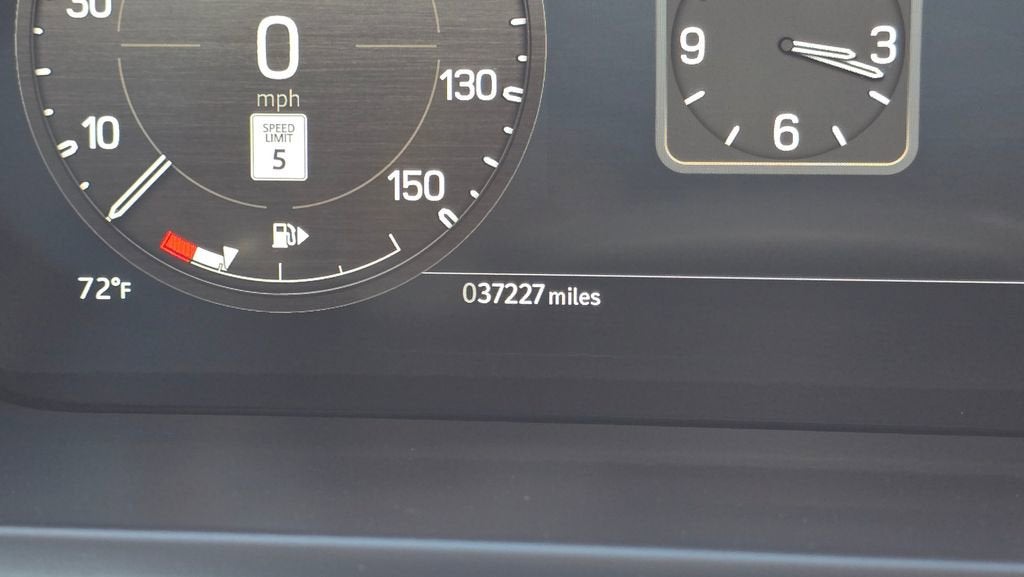 2023 Land Rover Defender X-Dynamic SE