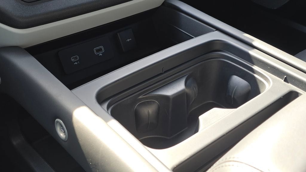 2023 Land Rover Defender X-Dynamic SE