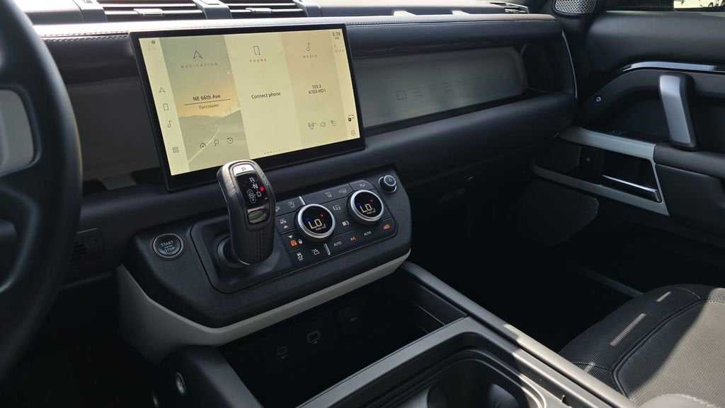 2023 Land Rover Defender X-Dynamic SE