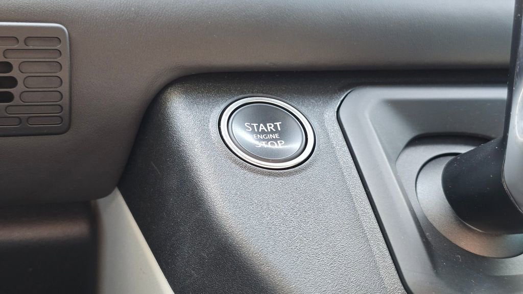2023 Land Rover Defender X-Dynamic SE