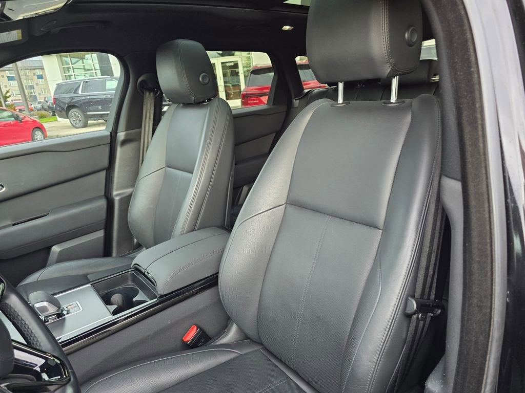 2025 Land Rover Range Rover Velar Dynamic SE