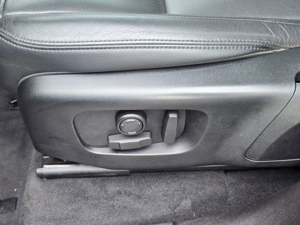 2025 Land Rover Range Rover Velar Dynamic SE