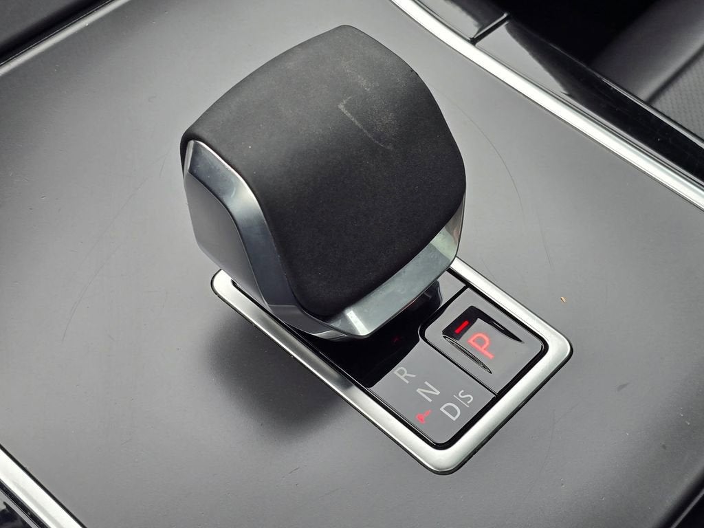 2025 Land Rover Range Rover Velar Dynamic SE