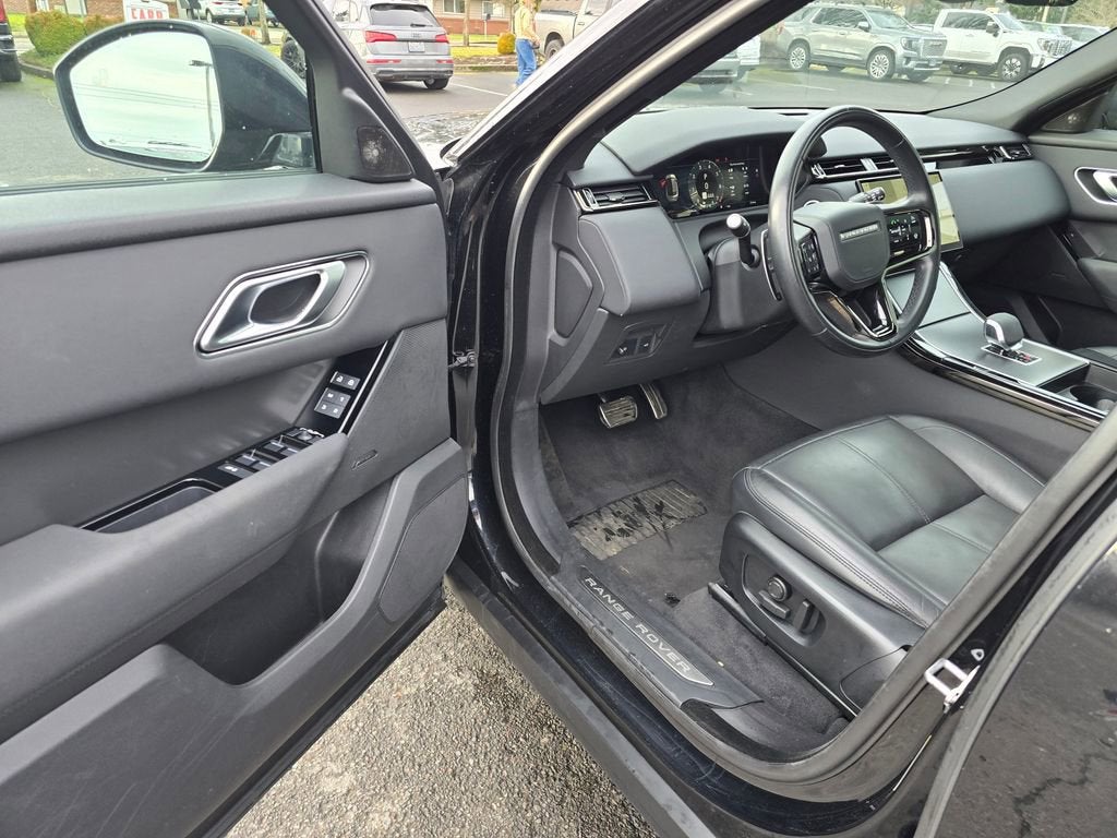 2025 Land Rover Range Rover Velar Dynamic SE