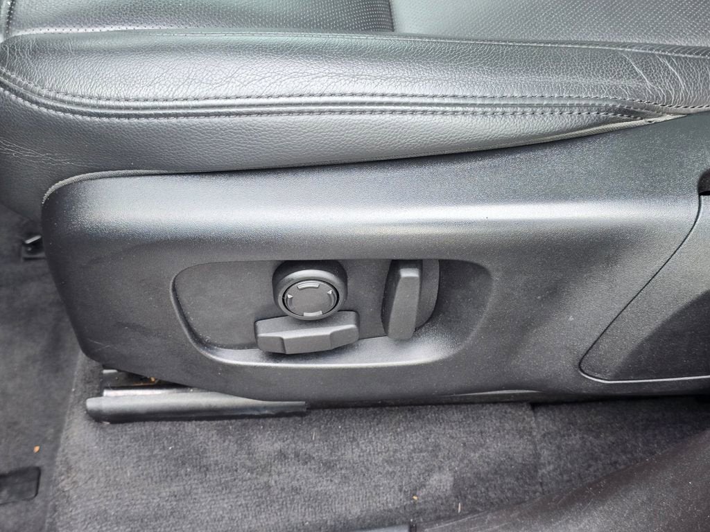 2025 Land Rover Range Rover Velar Dynamic SE