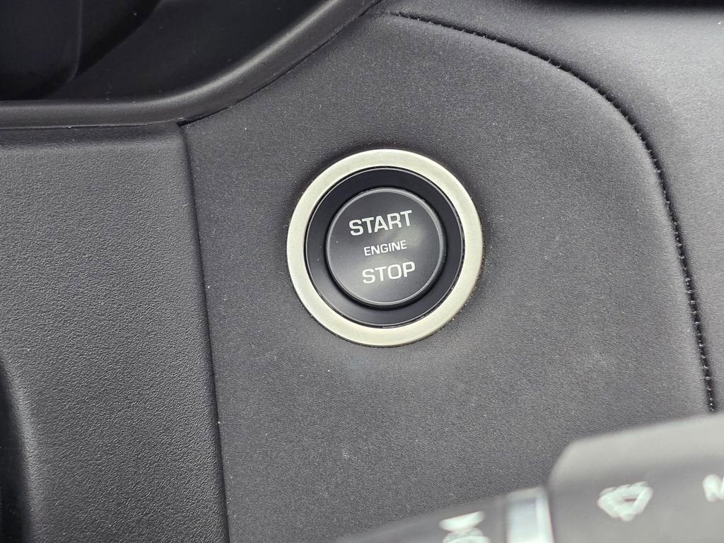 2025 Land Rover Range Rover Velar Dynamic SE