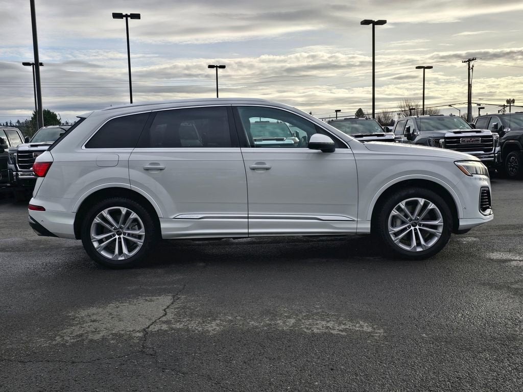2025 Audi Q7 Premium Plus