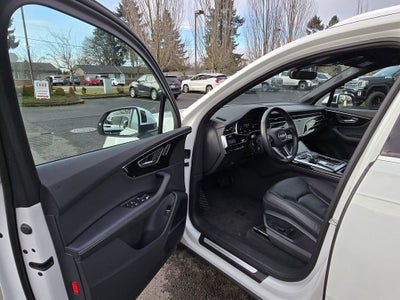 2025 Audi Q7 Premium Plus