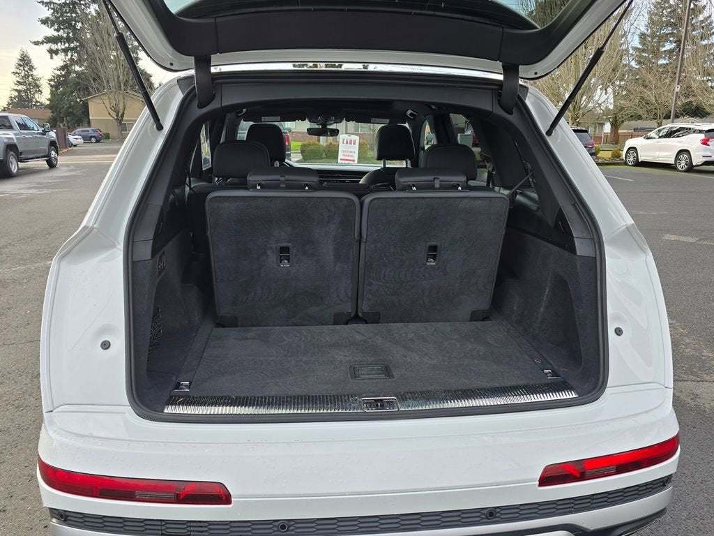 2025 Audi Q7 Premium Plus