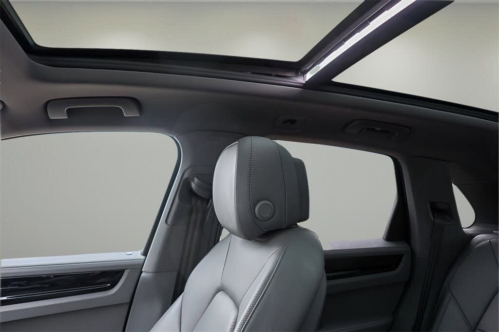 2022 Porsche Cayenne E-Hybrid