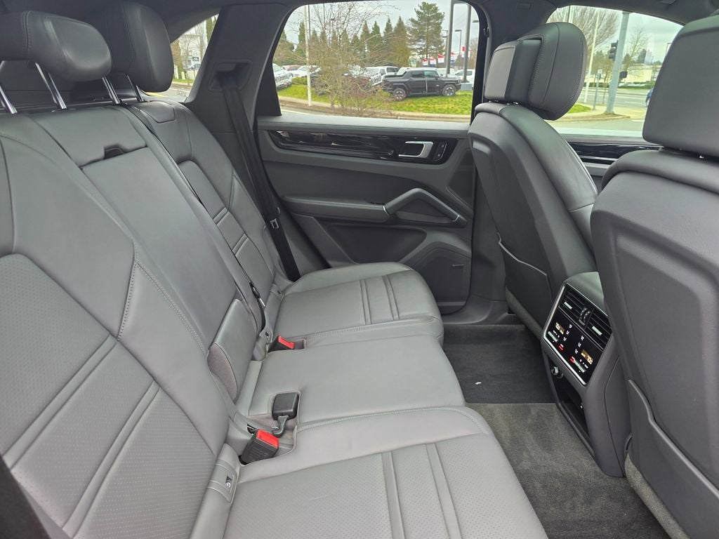 2022 Porsche Cayenne E-Hybrid