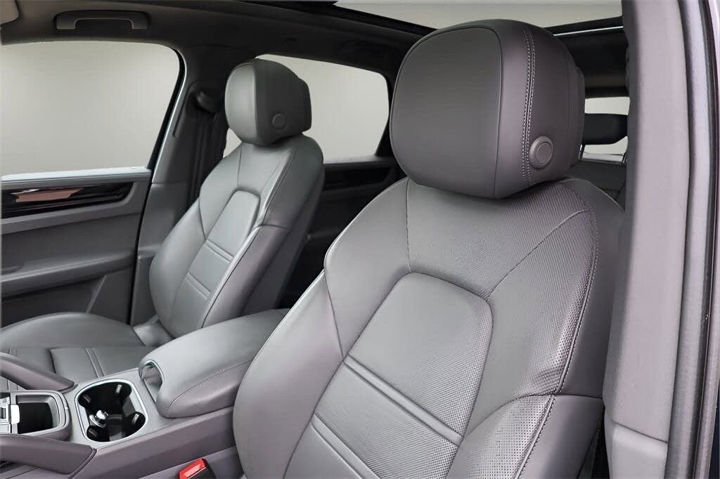 2022 Porsche Cayenne E-Hybrid