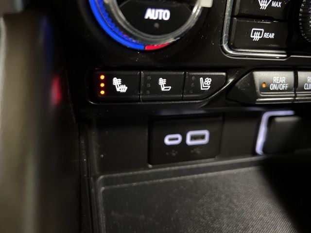 2023 GMC Yukon XL SLT