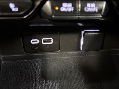 2023 Chevrolet Suburban RST