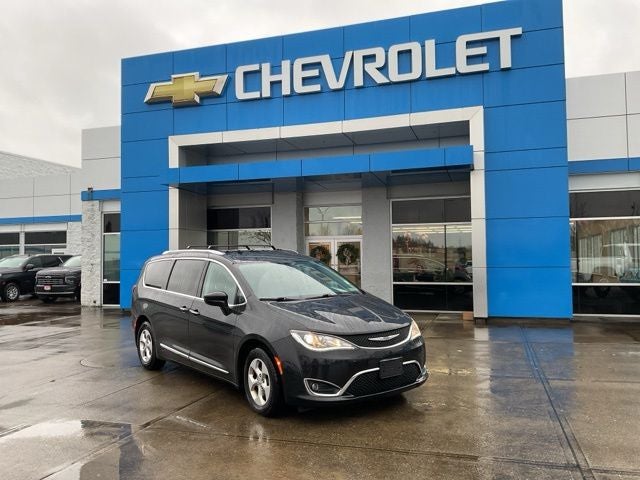 2017 Chrysler Pacifica Touring L Plus