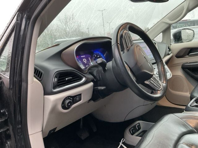 2017 Chrysler Pacifica Touring L Plus
