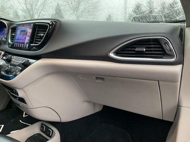 2017 Chrysler Pacifica Touring L Plus