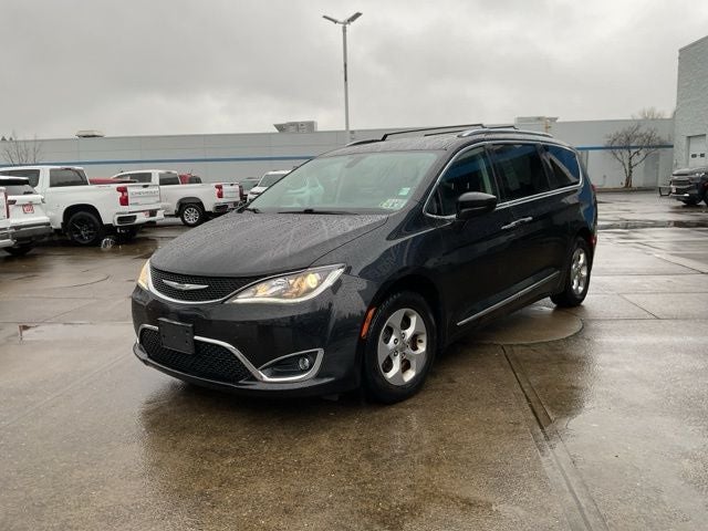 2017 Chrysler Pacifica Touring L Plus