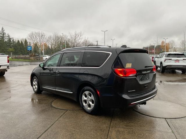 2017 Chrysler Pacifica Touring L Plus
