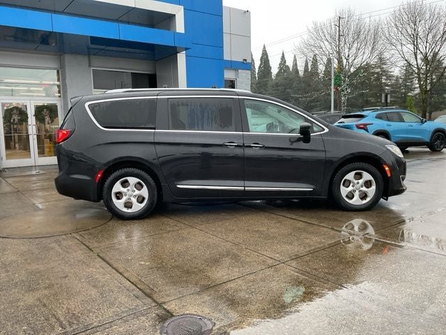 2017 Chrysler Pacifica Touring L Plus