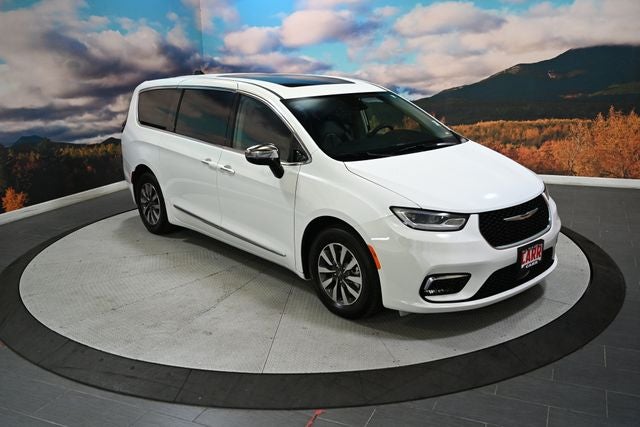 2023 Chrysler Pacifica Hybrid Limited