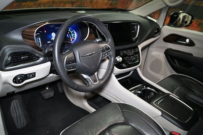 2023 Chrysler Pacifica Hybrid Limited