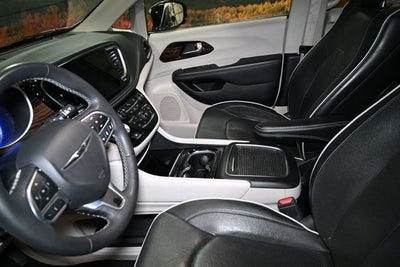 2023 Chrysler Pacifica Hybrid Limited