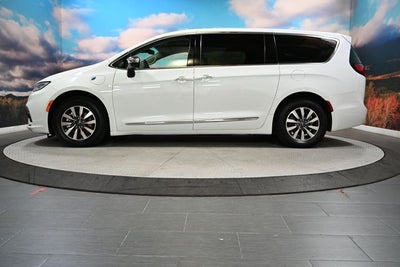 2023 Chrysler Pacifica Hybrid Limited