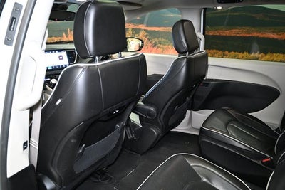 2023 Chrysler Pacifica Hybrid Limited