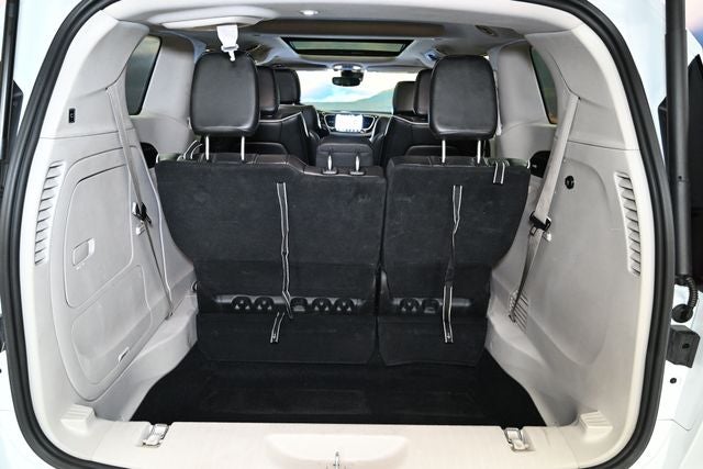 2023 Chrysler Pacifica Hybrid Limited
