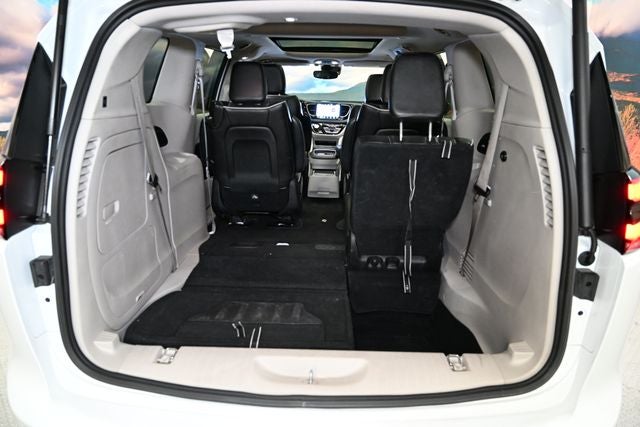 2023 Chrysler Pacifica Hybrid Limited