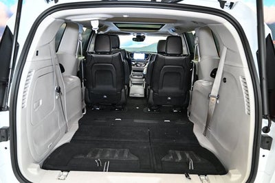 2023 Chrysler Pacifica Hybrid Limited