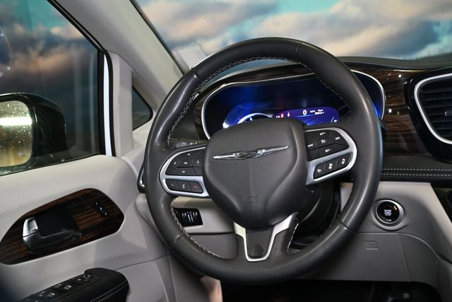 2023 Chrysler Pacifica Hybrid Limited