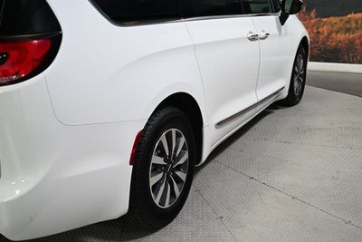 2023 Chrysler Pacifica Hybrid Limited