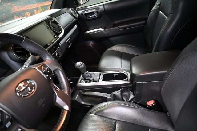2022 Toyota Tacoma Limited V6