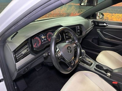 2019 Volkswagen Jetta R-Line