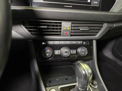 2019 Volkswagen Jetta R-Line